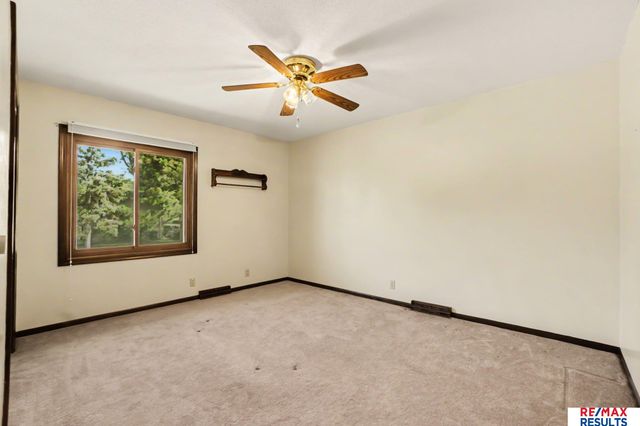 6244 Ponderosa Drive, Omaha, NE 68137