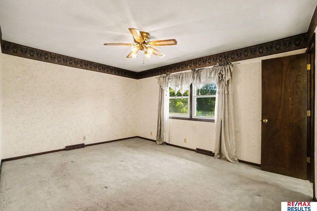 6244 Ponderosa Drive, Omaha, NE 68137