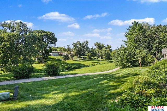 6244 Ponderosa Drive, Omaha, NE 68137