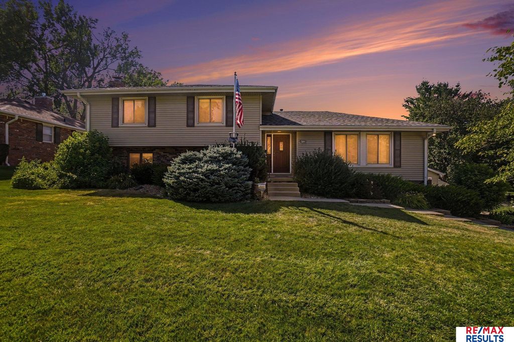 6244 Ponderosa Drive, Omaha, NE 68137