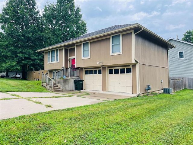 1601 Holman Street, Leavenworth, KS 66048