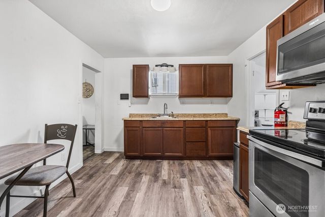 1916 Martin Luther King Jr Way, Tacoma, WA 98405