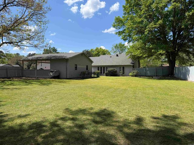 4 Stratford, Pine Bluff, AR 71603