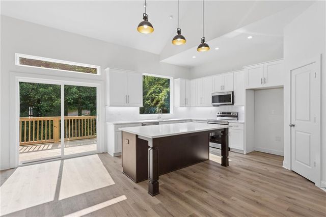 2782 Mango Circle NW, Atlanta, GA 30318