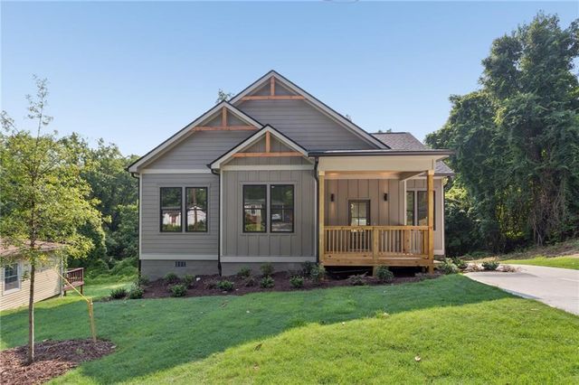 2782 Mango Circle NW, Atlanta, GA 30318