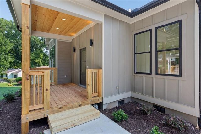 2782 Mango Circle NW, Atlanta, GA 30318