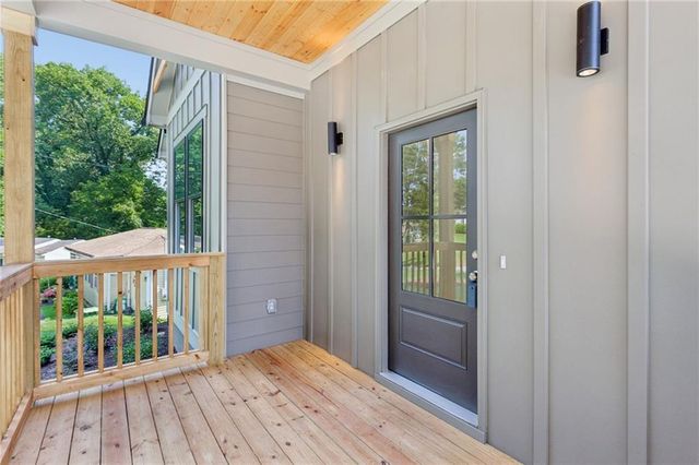 2782 Mango Circle NW, Atlanta, GA 30318