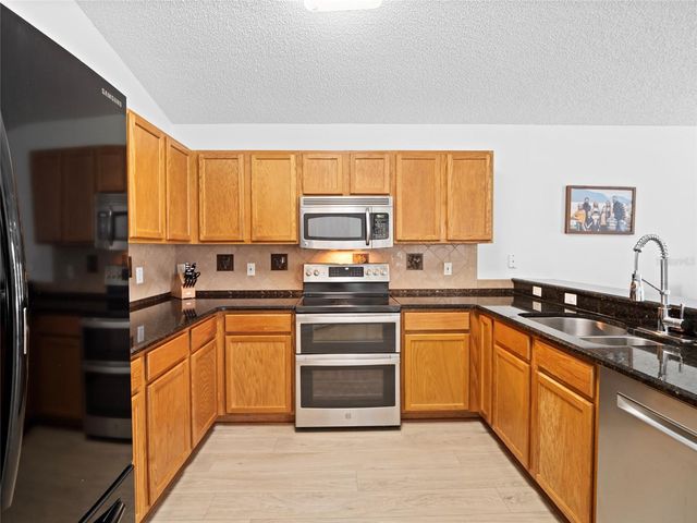 837 GRAND HUGHEY COURT, Apopka, FL 32712