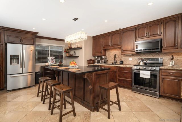 18097 Valladares Dr, San Diego, CA 92127