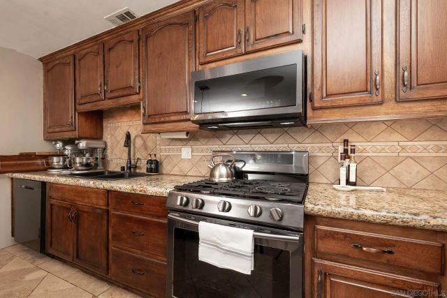 18097 Valladares Dr, San Diego, CA 92127