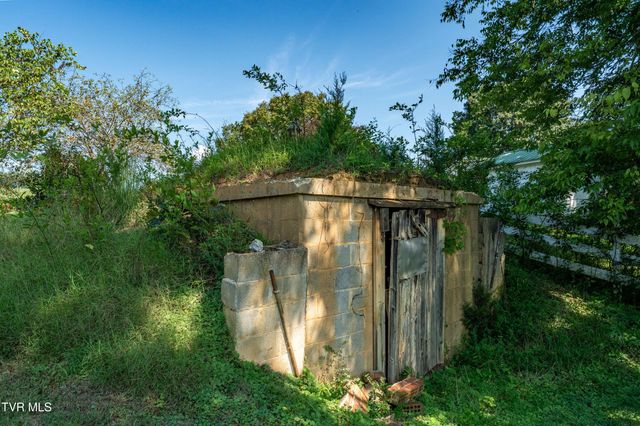 1085 Old Stage Road, Rogersville, TN 37857