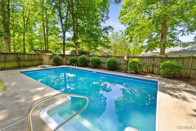 19504 Walker Ave, Chesterfield, VA 23834