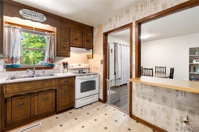 19504 Walker Ave, Chesterfield, VA 23834