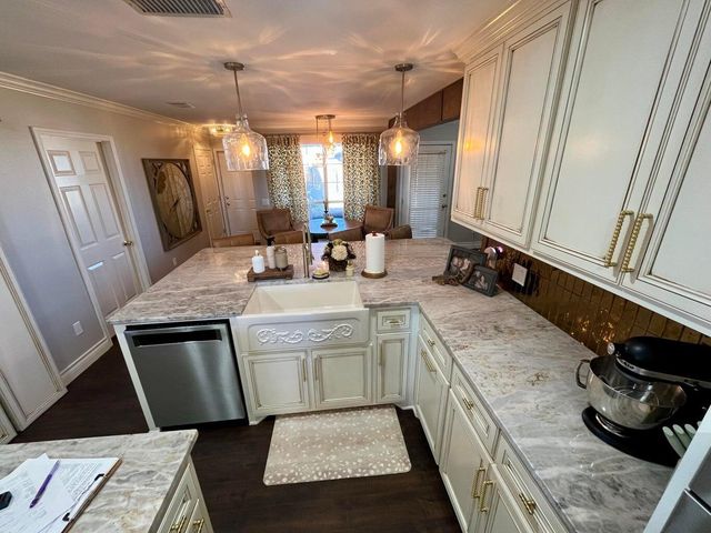 1492 Co Rd 135, Plainview, TX 79072