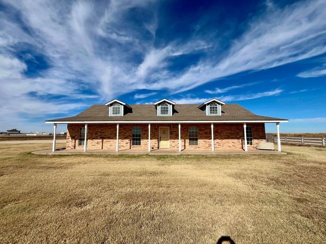 1492 Co Rd 135, Plainview, TX 79072