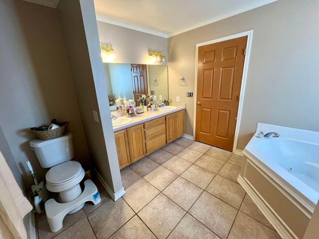 1492 Co Rd 135, Plainview, TX 79072