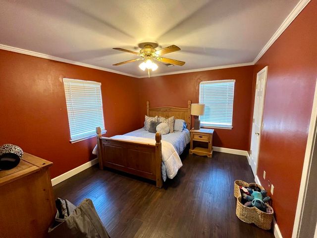 1492 Co Rd 135, Plainview, TX 79072