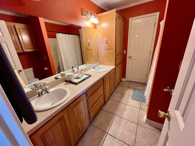 1492 Co Rd 135, Plainview, TX 79072