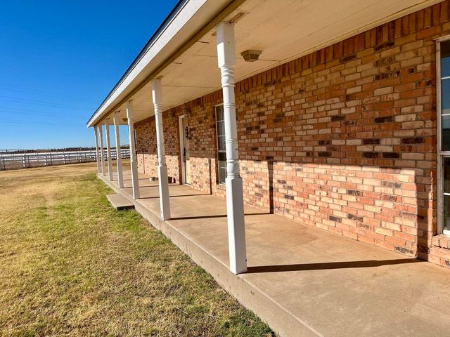 1492 Co Rd 135, Plainview, TX 79072