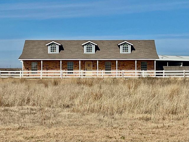 1492 Co Rd 135, Plainview, TX 79072