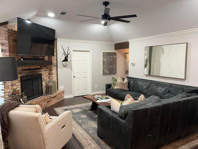 1492 Co Rd 135, Plainview, TX 79072