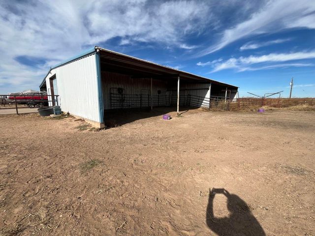 1492 Co Rd 135, Plainview, TX 79072