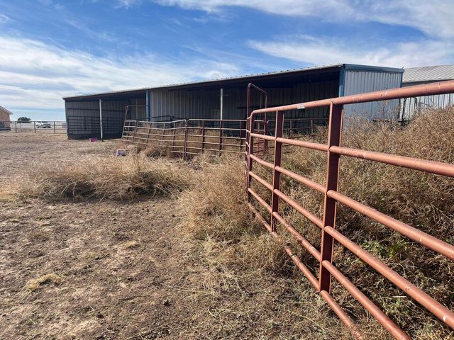 1492 Co Rd 135, Plainview, TX 79072