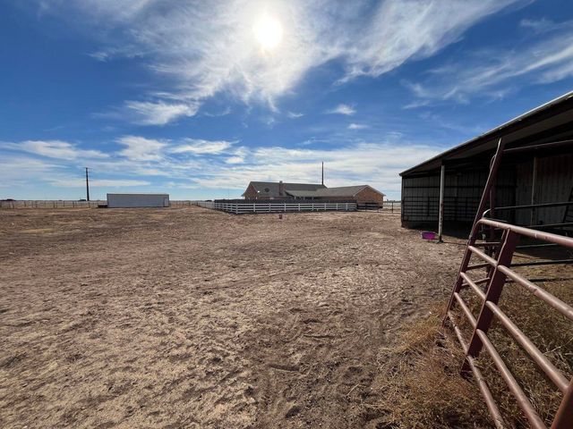 1492 Co Rd 135, Plainview, TX 79072