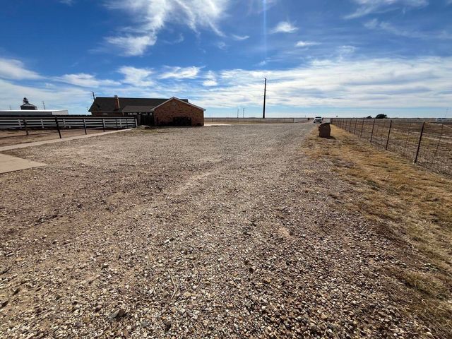 1492 Co Rd 135, Plainview, TX 79072
