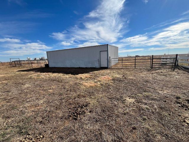 1492 Co Rd 135, Plainview, TX 79072