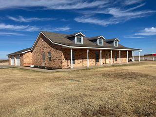 1492 Co Rd 135, Plainview, TX 79072