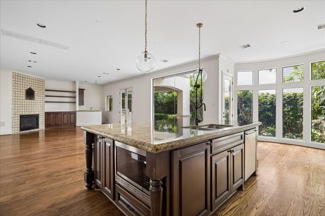 2246 Branard Street, Houston, TX 77098
