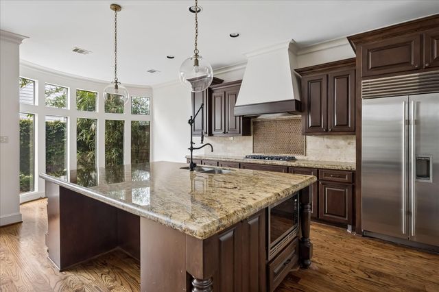 2246 Branard Street, Houston, TX 77098