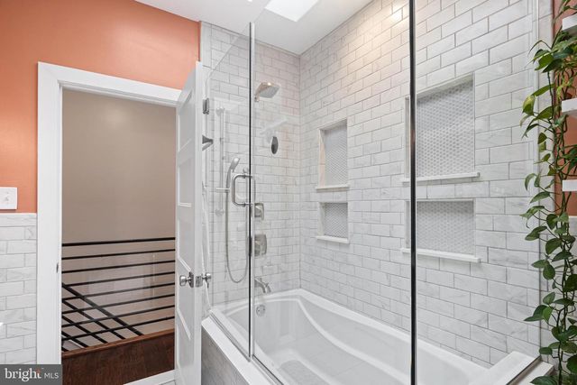 866 CORINTHIAN AVE, Philadelphia, PA 19130