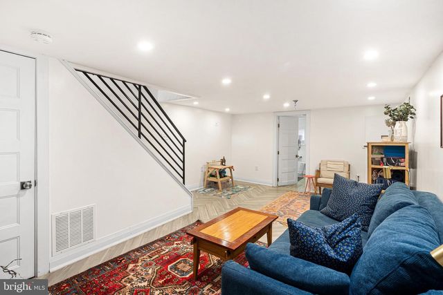 866 CORINTHIAN AVE, Philadelphia, PA 19130