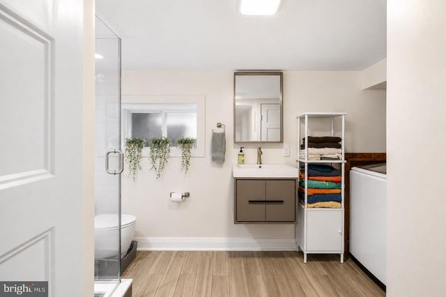 866 CORINTHIAN AVE, Philadelphia, PA 19130