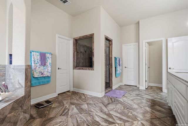 113 Misty Dawn, Castroville, TX 78009