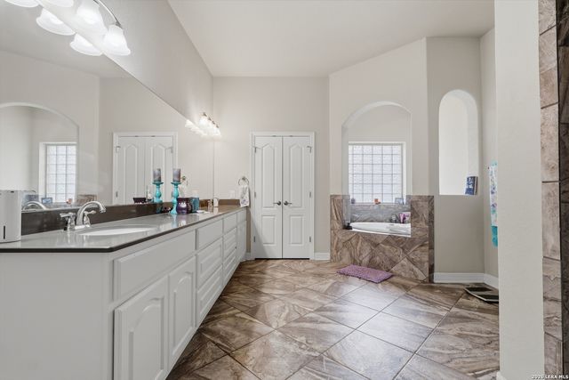 113 Misty Dawn, Castroville, TX 78009