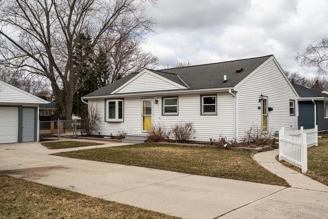 1129 3rd AVENUE, Grafton, WI 53024