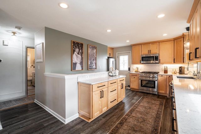 1129 3rd AVENUE, Grafton, WI 53024