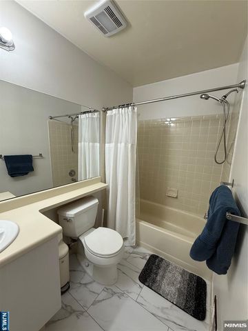 1186 Richmond Road, Mahwah, NJ 07430