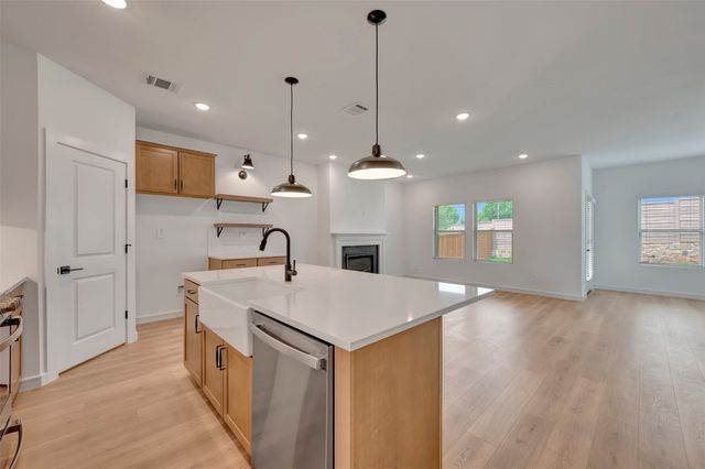 156 Summer Rain Way, Newark, TX 76071