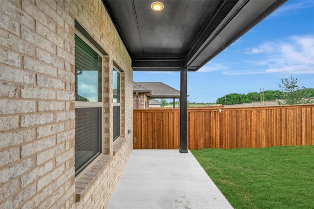 156 Summer Rain Way, Newark, TX 76071