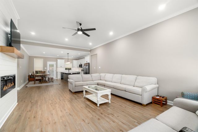 333 Maderas Drive, Hot Springs Village, AR 71909