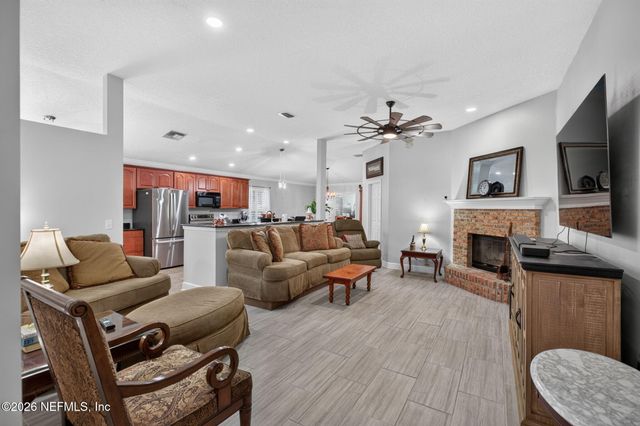 1350 SUMMIT OAKS Drive W, Jacksonville, FL 32221