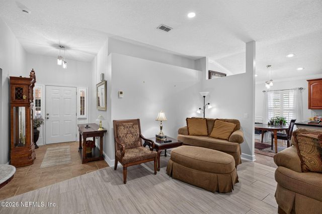 1350 SUMMIT OAKS Drive W, Jacksonville, FL 32221