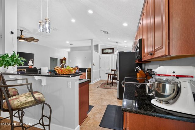1350 SUMMIT OAKS Drive W, Jacksonville, FL 32221