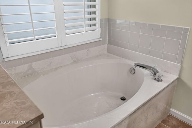 1350 SUMMIT OAKS Drive W, Jacksonville, FL 32221