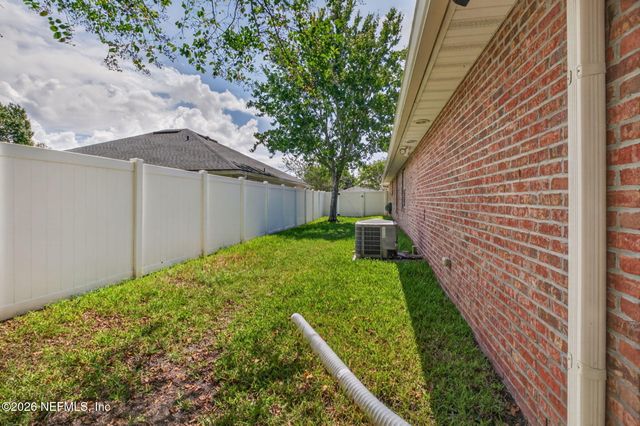 1350 SUMMIT OAKS Drive W, Jacksonville, FL 32221