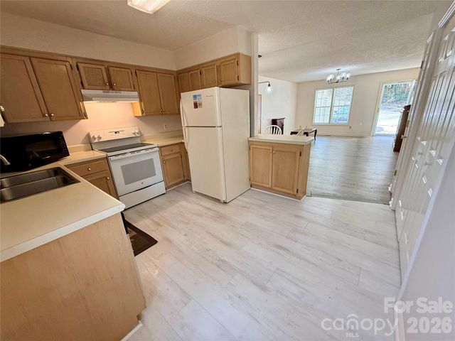 160 Whispering Pines Drive, Marion, NC 28752